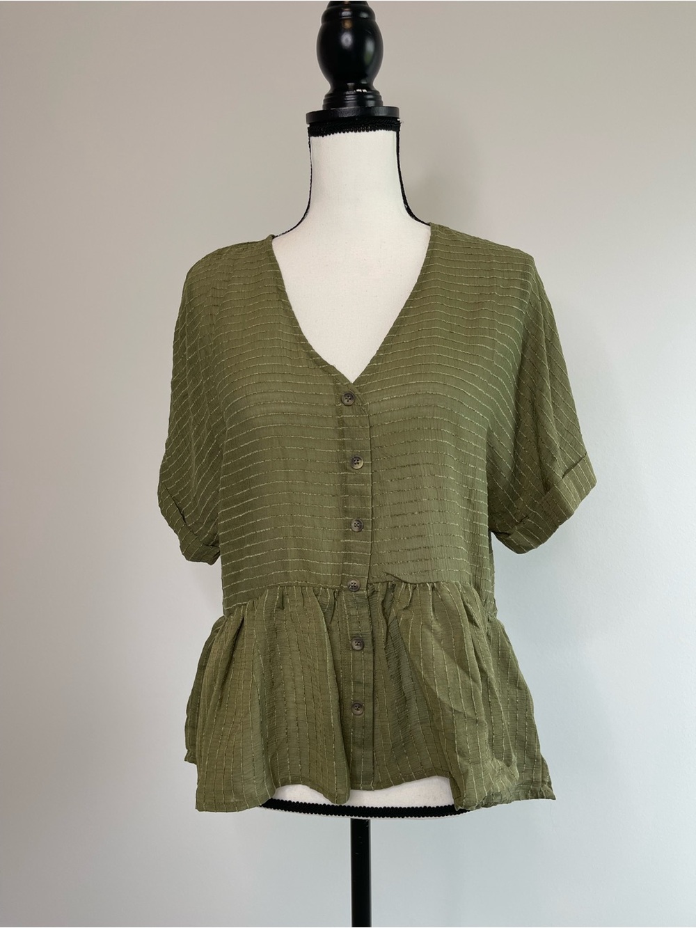 Blu pepper new with tags size medium button front green babydoll peplum top NWT